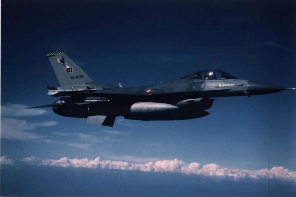 6 Kas�m 2003, Tokat - Zile -   Merzifon �ss�'nden kalkan u�ak motor ar�zas� nedeniyle d��t�. Pilot para��tle atlayarak kurtuldu.