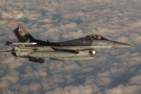 3 Mart 2005, Karab�k - Yenice -   Ak�nc� �ss�'nden havalanan u�ak Karab�k'e 30 km mesafedeki Yenice il�esi Burunsuz k�y� Da� Tarla civar�nda d��t�. U�aktaki pilotlar Pilot Y�zba�� Fatih Devravut ve Pilot �ste�men Fatih Keskin �ehit oldu.