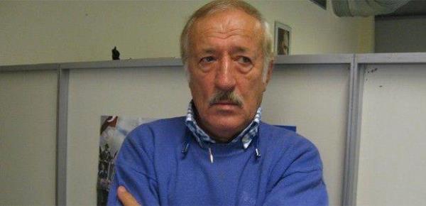 ZYA ENGL 'Baba, ama noel baba gibi her lafa giriyorsun!..' (Ahmet akar'a)