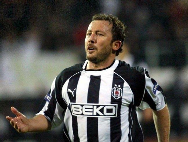 Eski futbolcu, yeni spor yorumcusu Sergen Yaln&#8217;n bir deil pek ok fobisi var. zellikle asansr olmak zere, kapal yerde kalma korkusu olan Yaln&#8217;n ayrca ykseklik fobisi olduu da biliniyor.