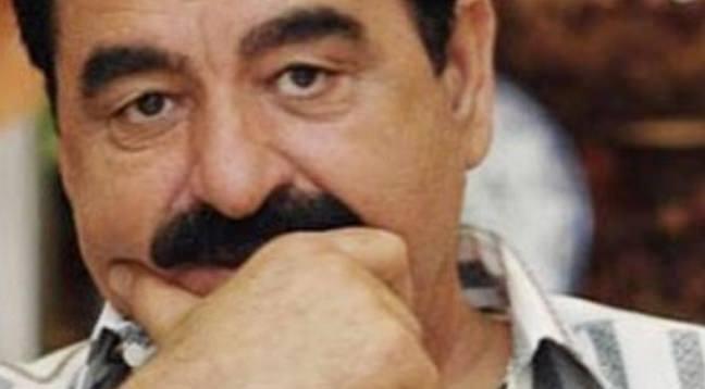 nl trkc brahim Tatlses -, karanlk fobisi yayor. Bu yzden sinema salonlarnda ok abuk sklyor. Evde lo k altnda oturmaktan holanmayan Tatlses, gittii yerin klar lo ise ya klar atryor ya da o mekan terk ediyor.