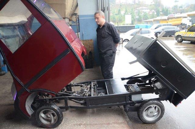 Sanayide aracyla gezen Erol, AA muhabirine yapt aklamada, "Emek" adn verdii mini kamyonetinin 450 kilogram arlnda olduunu syledi.