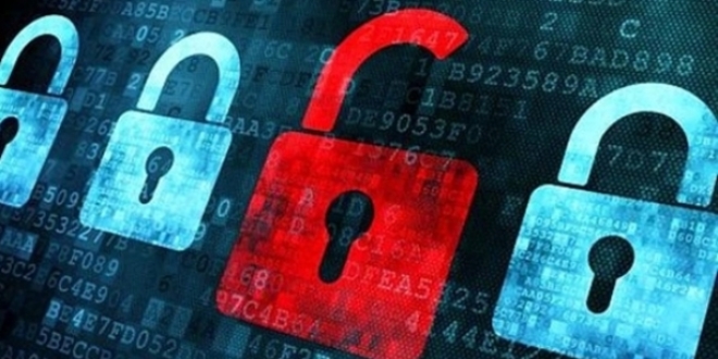 Zafer: Benim Urfa'da, Mardin'de akrabalarm var.  <br>  zlem: Allah'n ltfu ieridekiler korunacak. Benim de Urfa'da teyzem var. Antep'te var.<br>  Zafer: Merkezde mi?<br>  zlem: Evet. Yani bir ekilde olacakt bu hocam. Ben zerre kadar acmyorum desem...<br>  Zafer: Yani haklsnz. Ama yine de vicdan var.<br>  zlem: Valla vicdanszm. nsann can yannca byle oluyormu.<br>  Zafer: Hocam emin olun bende de vicdan kalmad.