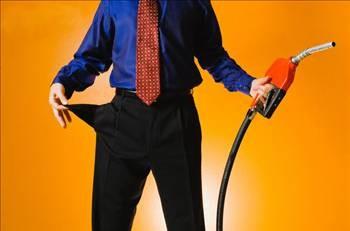 TRKYE'de akaryakt fiyatlar cep yakyor. Benzinin zamlanmasyla birlikte vatandalar yakt tasarrufu nasl yaparz sorularna yant aramaya balad. te yaktta tasarruf yapmanz salayacak 10 yntem!