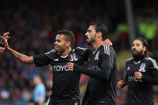 @BeratOfficial Trms seneye Uefa da final oynar.