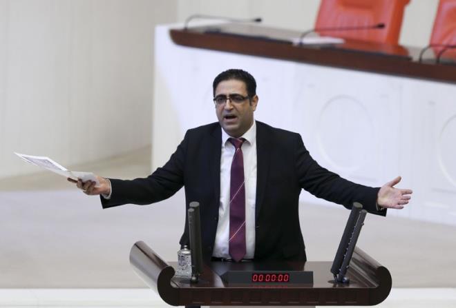 HDP Diyarbakr Milletvekili dris Baluken: Suu ve suluyu vmek, terr rgt propagandas, rgte ye olmamakla birlikte rgt adna su ilemek, Trk milletini, Trkiye Cumhuriyeti devletini, devletin kurum ve organlarn alenen aalamak.