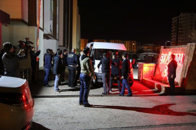 HDP'li milletvekillerinin terr sularyla ilgili ok sayda fezlekesi bulunuyor. Sz konusu milletvekillerinin haklarndaki fezlekelerin bir blm u sular ieriyor: