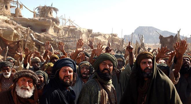 3- amz medya araclyla tebliin etkili olduu grselliin art deer tad bir mcadele adr. Dzgn, doru kaynaklara dayal, mesaj ok olan saygnl yitirmeyen bu tr film ve dizileri kim hazrlayacak? Hakaretler yadrarak mailler paylaarak bu sonucu alabilir miyiz?