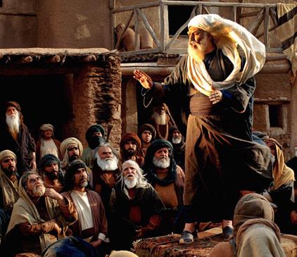 iaya ne kadar uzak olduumuz ve durduumuz belli. Bizim bu tr yapmlar saduyuyla tahlile tabi tutup daha dzgnn yapmamz art. Filmin meneine bakp karar vermek problemi zmyor.