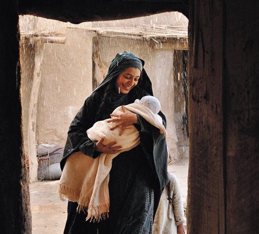 5- slamafobinin zirve yapt, slam'n bombalarla beraber anld bir vicdanszlk ve lgnla kar bundan yllarca nce evrilen 'ar' filminden baka yaptmz iimizin olmamas; filmcilerimizi ok konuan ve ok ypratan kiileri dndrmeli deil mi? Sizler ehl-i snnet llerine uygun bir yapm ortaya koydunuz da bizler arkasnda durmadk m?