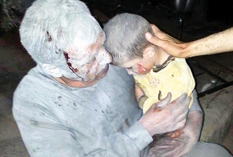 Lost dizisinin 2. sezon 14. blmnde ([[One of them]/(Onlardan Biri)]) amirine ihanet etmek istemeyen Sayid Jarrah karakteri, kendisine amirinin sarin gazn kullananlar arasnda olduu hatrlatldnda Amerikallarla ibirlii yapmaya karar verir.