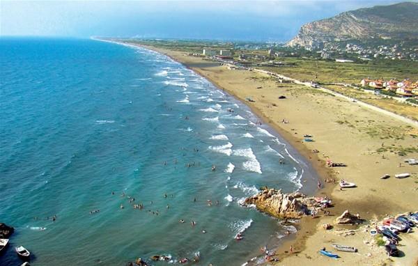 Hatay'n 14 kilometrelik Samanda kumsal, Rio'dan sonra dnyann en uzun ikinci kumsaldr.