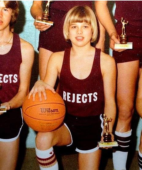 Brad Pitt ise okulun basketbol takmndaym.