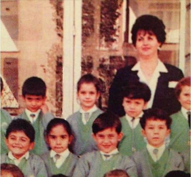 Beren Saat'in de gzelliiyle hemen dikkat ektiini grebiliyoruz.