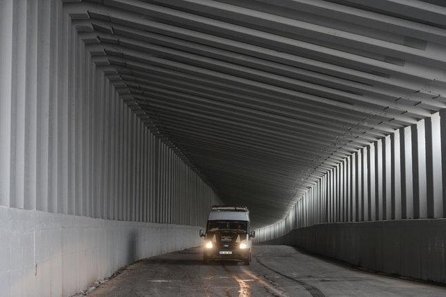 Her gn en ufak bir kar yanda bile aralarmza zincir takarak bu yoldan geebiliyorduk. Buraya srekli  dyor ve yol kapanyor.