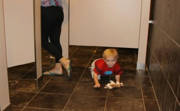 Yarm kaplar sayesinde kimse kabinde kitlili veya mahsur kalmaz.