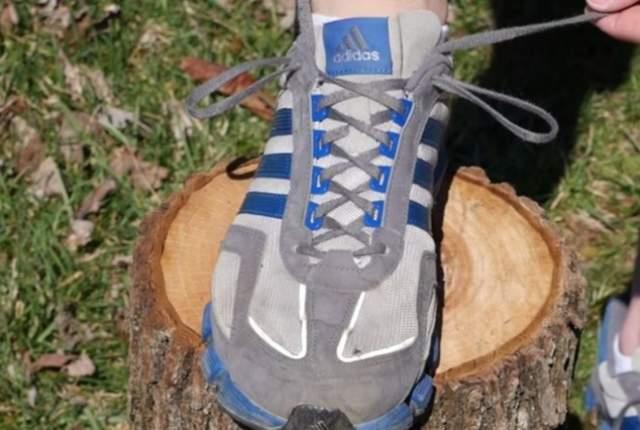 Bu delie back kilidi deniyor. Yani ayanz yere salam basacaksnz ve dmeyeceksiniz.