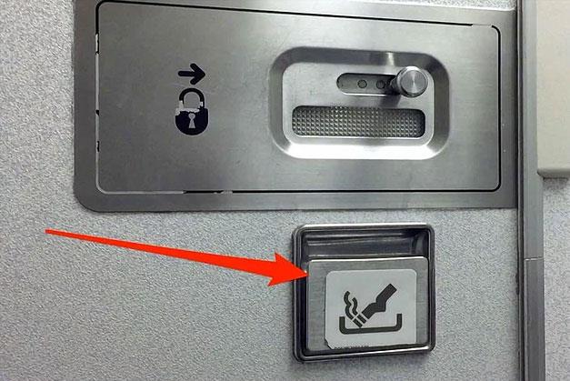 Bunun nedeni ise 1973 ylndaki bir kaza. Tuvalette sigara ien yolcunun yanan izmariti p tenekesine atmasyla balayan yangnda uak zorlukla havaliman inebildi.