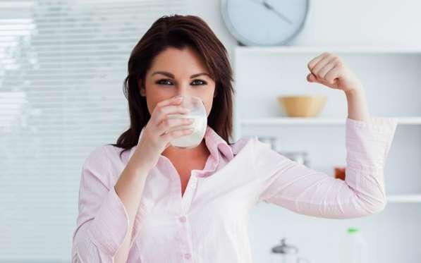 Protein ve kalsiyum ieren st, tok tutmaya yardmc oluyor. Kilo verme diyetlerinde zayflatc etki gsteriyor. zellikle scak st, midede daha uzun kald iin daha fazla tok tutuyor.