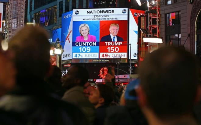 ABD'nin baka lkelere bask yapmadan nce "kendi bozukluklarn dzeltmesi" gerektiini ifade eden Trump, "Bence bakalarna nutuk atma hakkmz yok. lkemizde olup bitenlere bir baksanza! Birileri polis memurlarn soukkanllkla vururken, nasl bakalarna ders verebiliriz ki?" diye konutu.