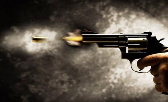 Gerekte kurun ya kapakta taklr ya da patlama olmadan deler geer.