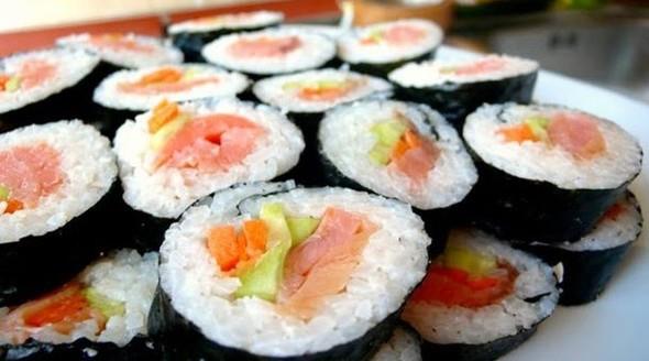 &#8220;Sushi&#8221;, Japonca &#8220;i balk&#8221; demektir.