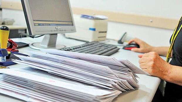 ANNE LRSE ZN BABA KULLANACAK  <br>    Annelik iznini, annenin doumda ya da doum sonrasnda lm halinde baba kullanabilecek.