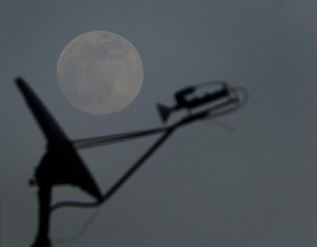 GZLERNZ ALITIRIN  <p>Ve bir de uyar nerede olursanz olun gkyzn izlemeye balamadan yarm saat nce gzlerinizi karanla altrmaya aln.