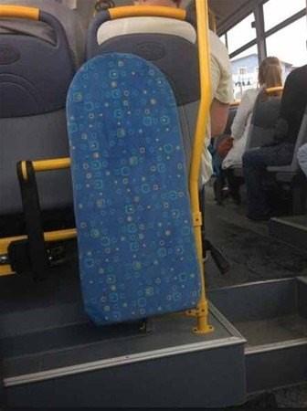 Amac tekerlekli sandalyedeki engelli vatandalarn sorunsuz seyahat edebilmelerini salamaktr. Yanlarnda bulunan emniyet kemeri ile birlikte, sandalyenin arka ksmnn sabitlenmesi iin kullanlr.