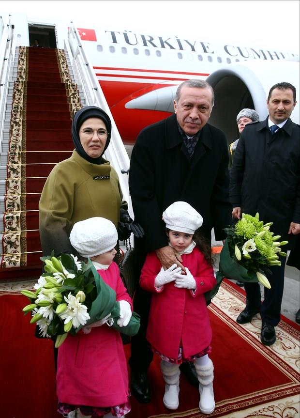 Cumhurbakan Erdoan, Bamszlk Saray'nda resmi trenle karland.