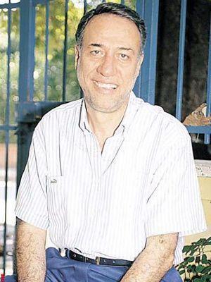 Yonca Evcimik:<p>  Ancak bir tesellim var ki, yaarken de ne kadar ok sevildiini biliyordu ve gryordu."<p>  <p>  Pnar Aylin:<p>  "Byle deerli bir insann aniden ve gen yata lmesi beni ok zd. Duyduum znty kelimelerle ifade edemiyorum"<p><p>    Altn Portakal Vakf Bakan Kumbul:<p>  "Altn Portakal Kltr ve Sanat Vakf&#8217;nn ilk toplantsnda, bu ylki festivalde Kemal Sunal adna zel bir dl konulmasn gndeme getireceiz."