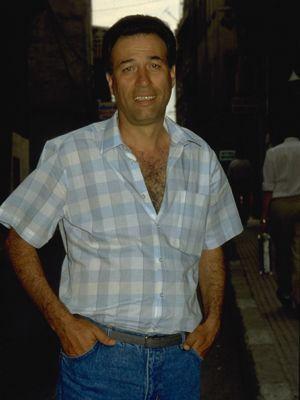 Bunun zerine, "Uakta doktor var m?" diye anons yapld. Dier yandan kaptan pilot da kuleye "Hasta var. Geri dnyorum" dedi ve acil durum frekansndan ambulans istedi.