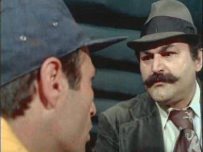 Trk sinemasnda bata ''nek aban'' tiplemesi olmak zere canlandrd pek ok karakterle sevenlerinin gnlne taht kuran Kemal Sunal, 7'den 70'e herkesin sevgisini kazand.