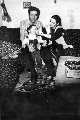 Ev dnda vakit geirmeyi ok fazla sevmeyen Sunal, vakit bulduu her an kendini olu Al'nin yannda buluyordu.