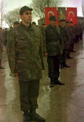 Haluk Levent'in askerlik albmnden.