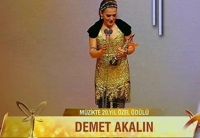 MZKTE 20. YIL ZEL DL: DEMET AKALIN<br>  DEMET AKALIN DLN ALIRKEN EBRU GNDE&#8217;E SARILDI