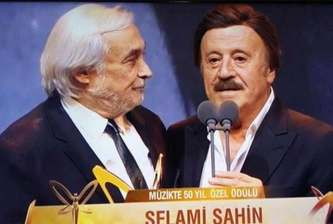 MZKTE 50 YIL ZEL DL: SELAM AHN<br>    MJDAT GEZEN DL BYLE TAKDM ETT