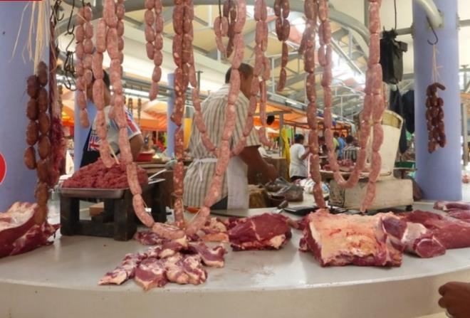 Bir ylda kii bana den et miktarnn en fazla olduu lke 120.2 kilogram ile ABD olurken, Trkiye'de ise bir ylda kii bana den et tketim miktarnn 25.3 kg olduu belirlendi.