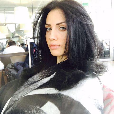 Babay tebrik eden Erdoan, "Hayrl, uurlu olur inallah. Bir gn hayrl bir vesileyle grrz." temennisinde bulundu. Emine Erdoan da ifti tebrik etti.