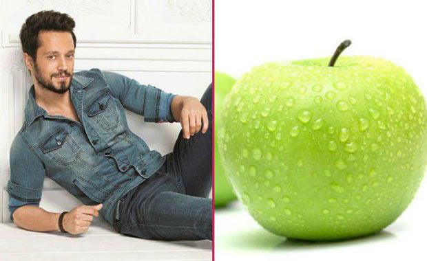 Yakkll ile kitleleri peinden srkleyen Murat Boz'un taknts elma. Elma grnce yiyemeden duramayan Murat Boz eer onu yiyemezse gz yalarn tutamyor. Hele bir de konserde sahneye elma atld durumlar varm ki Murat Boz hayatnn en zor zamanlarn o zaman yaam.