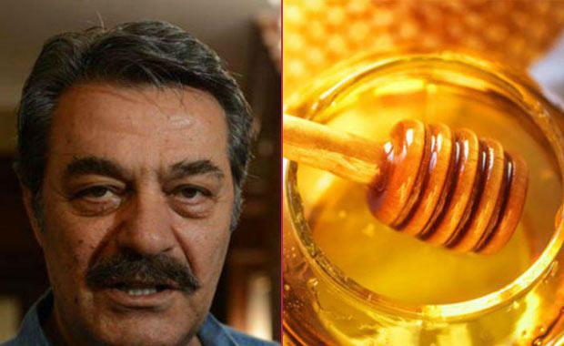 ster inann ister inanmayn Kadir nanr da yemek taknts olan nllerden. Kadir nanr gne Anzer bal olmadan balayamayanlardan. Sabah mutlaka Anzer bal yemek isteyen Kadir nanr'n dier bir taknts da kurbaalar. Ama yemiyor korkmayn, sadece evinde birok kurbaa figr bulunuyor.