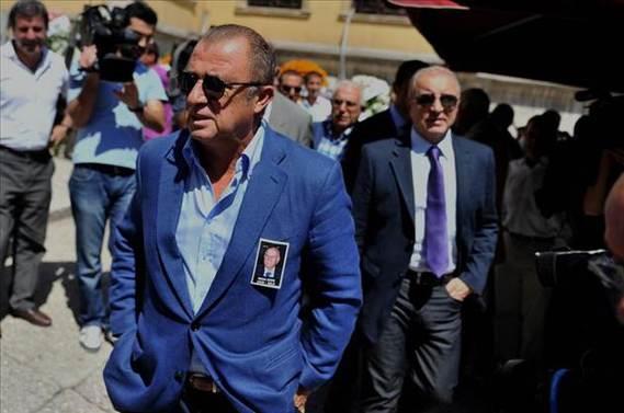 A Milli Takm'n teknik direktrlne Fatih Terim'in getirilmesi sosyal medyada geni yank uyandrd. te yaplan yorumlar: