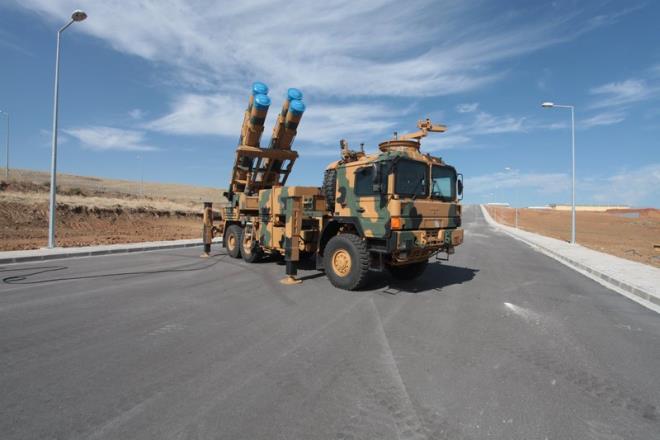 ROKETSAN'n gelitirdii tamam yerli retim 302 mm Gdml Fze ve Silah Sistemi dzenlenen trenle TSK'ya teslim edildi.