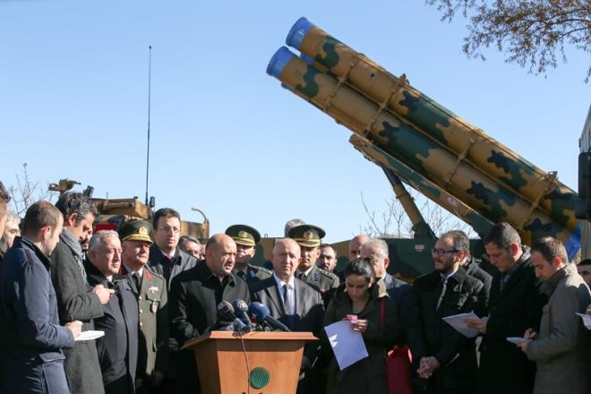 Karadan, kara hedeflerine kar kullanlan 302 mm fze ve silah sisteminin ilk kafile retimi tamamland.