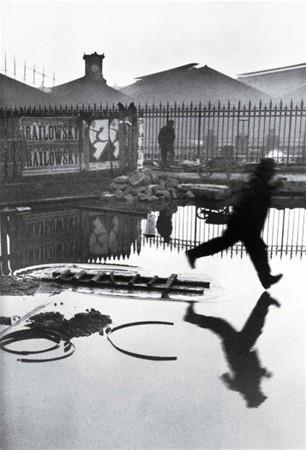Saint Lazare garnn arkasnda - Henri Cartier-Bresson 1932