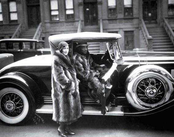 Rakun krkl ift - James VanDerZee 1932