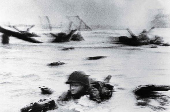 D-Day - Robert Capa (1944)