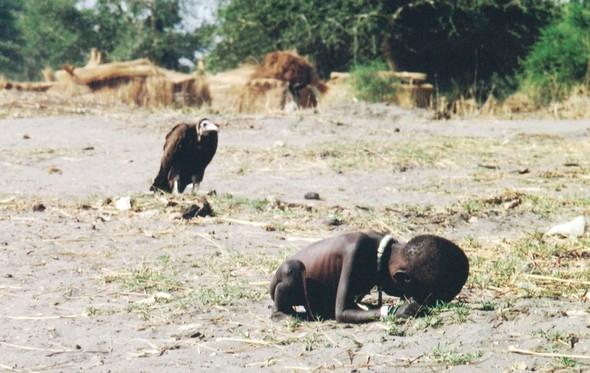 Alktan len ocuk ve Akbaba - Kevin Carter (1993)