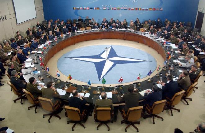 ABD ve NATO'nun Trkiye'nin stratejik dostu olup olmad ynndeki soruya da aratrmaya katlanlardan yzde 78 orannda &#8220;Hayr&#8221; yant gelmesi ve &#8220;Evet&#8221;lerin yzde 12'de kalmas istatistiklere yansd.