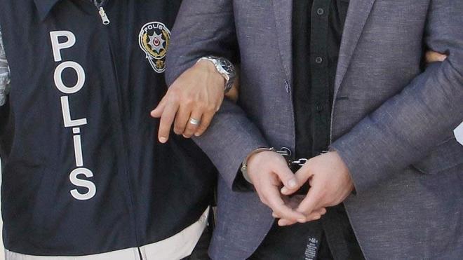 &#8220;FET ile mcadelede size gre maduriyetler var m?&#8221; sorusuna &#8220;Hayr, hi maduriyet yok&#8221; diyenlerin yzde 42'yi, &#8220;ok az maduriyet olduunu dnyorum&#8221; diyenlerin yzde 39'u bulmas dikkat ekti. &#8220;Pekok maduriyet var&#8221; diyenlerin oran yzde 11'de kalrken, yzde 8'lik kesim kararszln ifade etti.